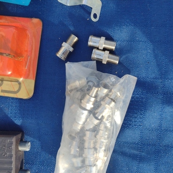 TV A/B Switch & Transformer & Antenna Balun&Wire connectors - Picture 5 of 5